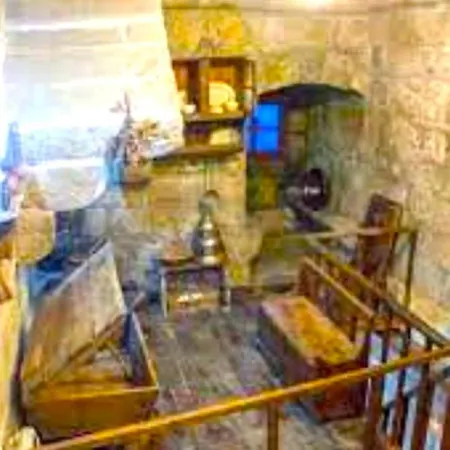 A Casa Do Aloumino Da Auga Mondariz Vt-po-00148 Y Prexigueiro Obsequio Entrada Por Persona A Circuito Termal San Felix (Pontevedra)