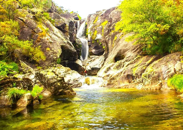 A Casa Do Aloumino Da Auga Mondariz Vt-po-00148 Y Prexigueiro Obsequio Entrada Por Persona A Circuito Termal San Felix (Pontevedra)